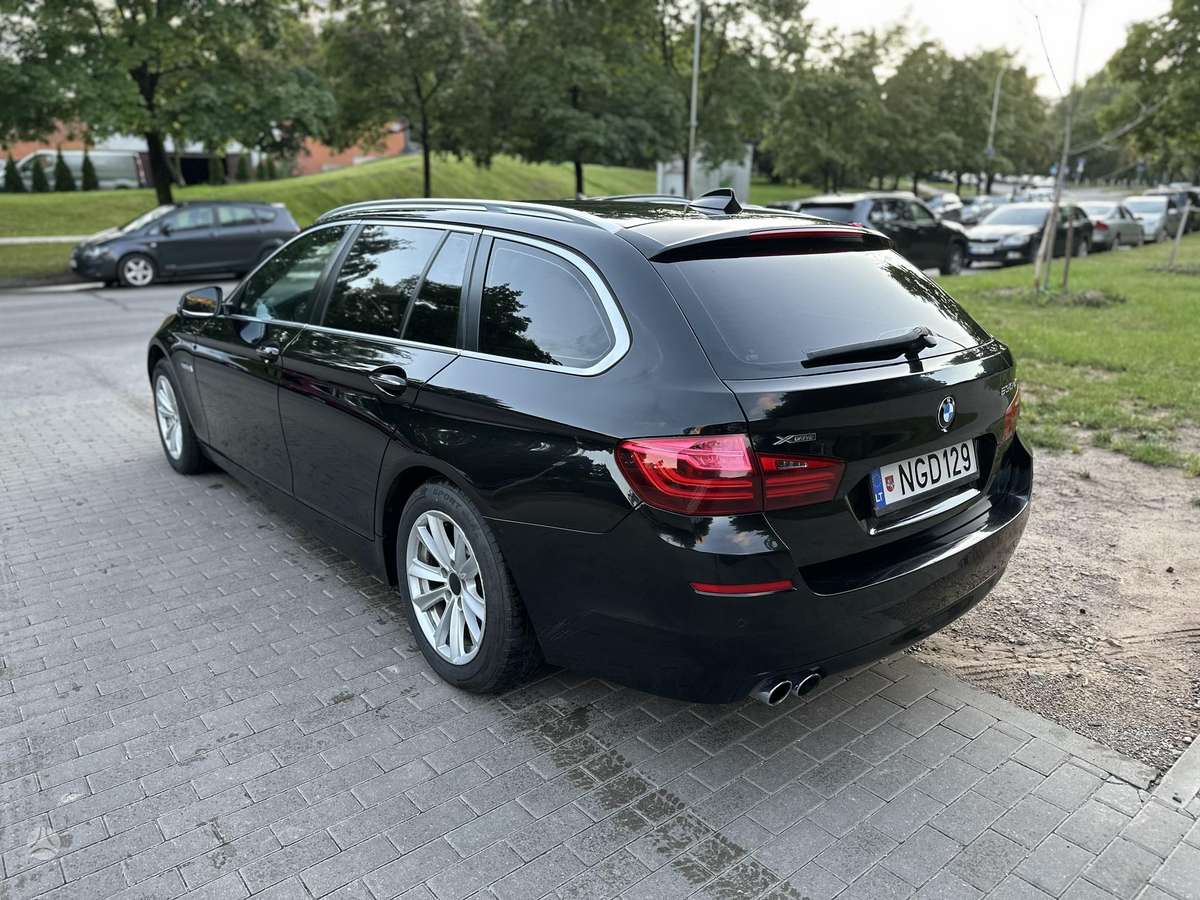 BMW 530 2014 — interior