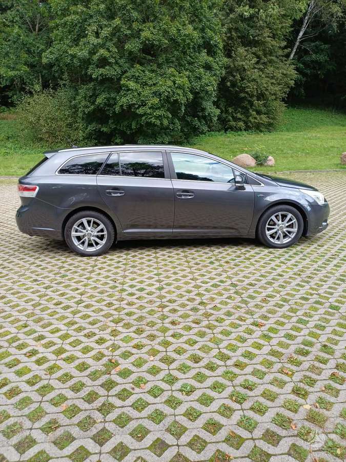 Toyota Avensis 2009 — photo 7