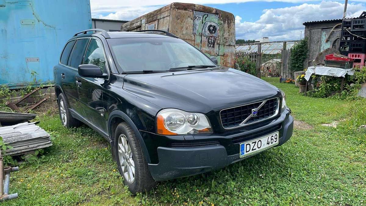 Volvo XC90 2005 — rear view