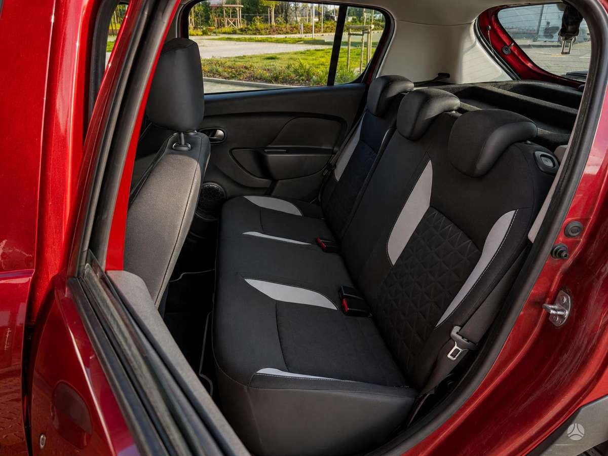 Dacia Sandero 2013 — photo 16