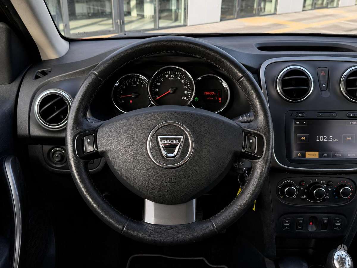 Dacia Sandero 2013 — photo 17