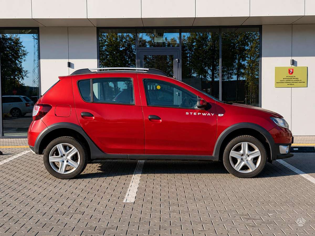 Dacia Sandero 2013 — rear view