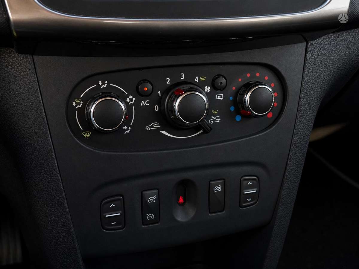 Dacia Sandero 2013 — photo 20