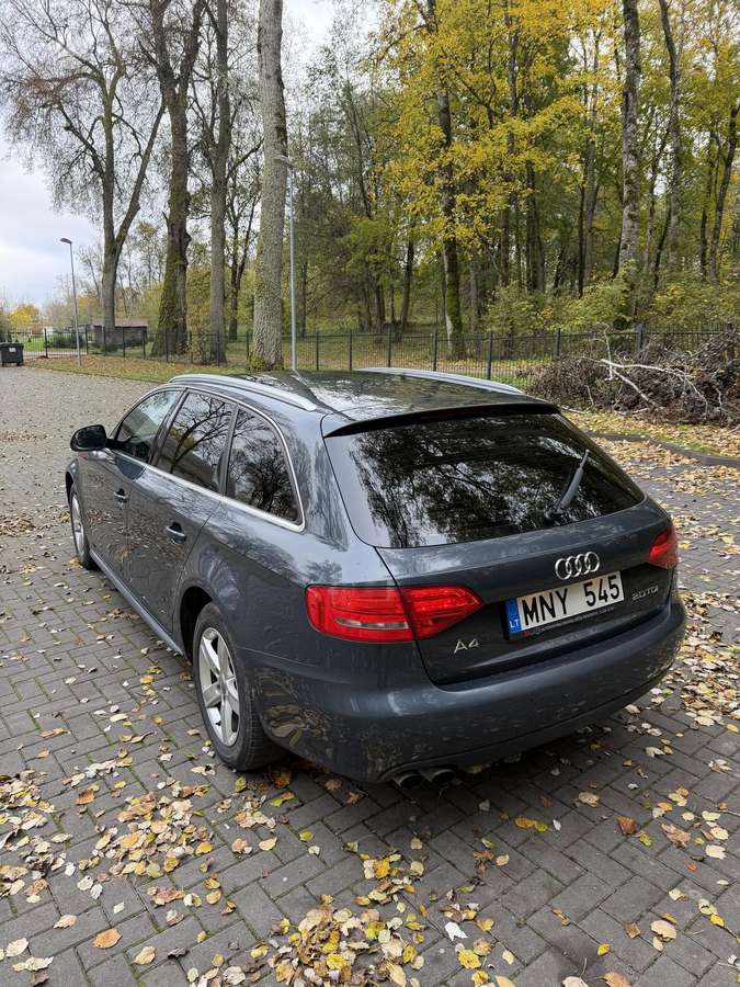 Audi A4 2009 — photo 5