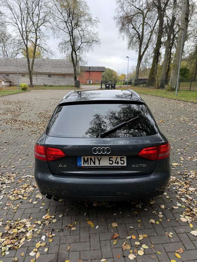 Audi A4 2009 — photo 6