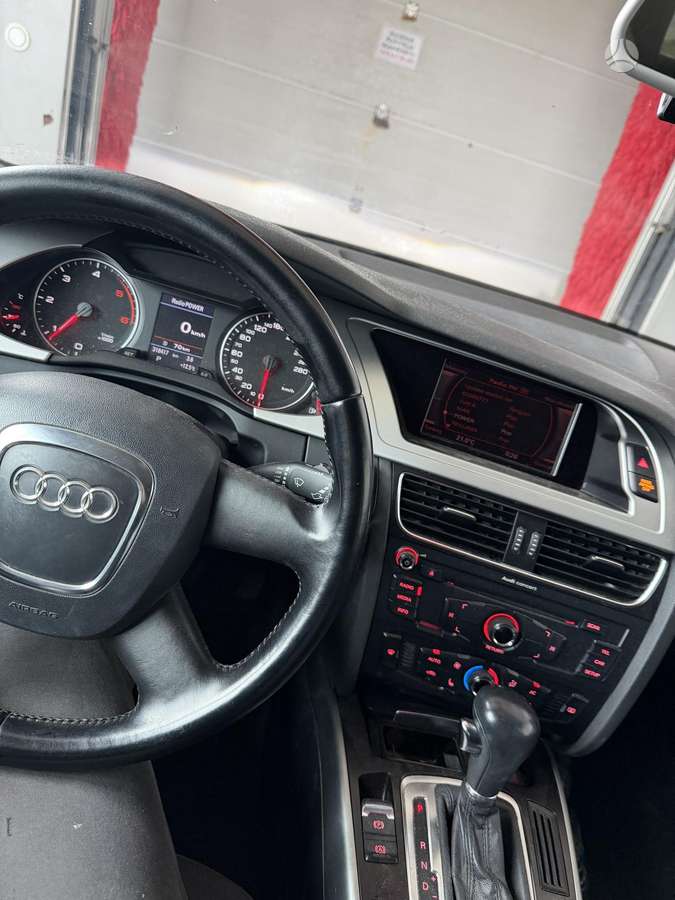 Audi A4 2009 — photo 8