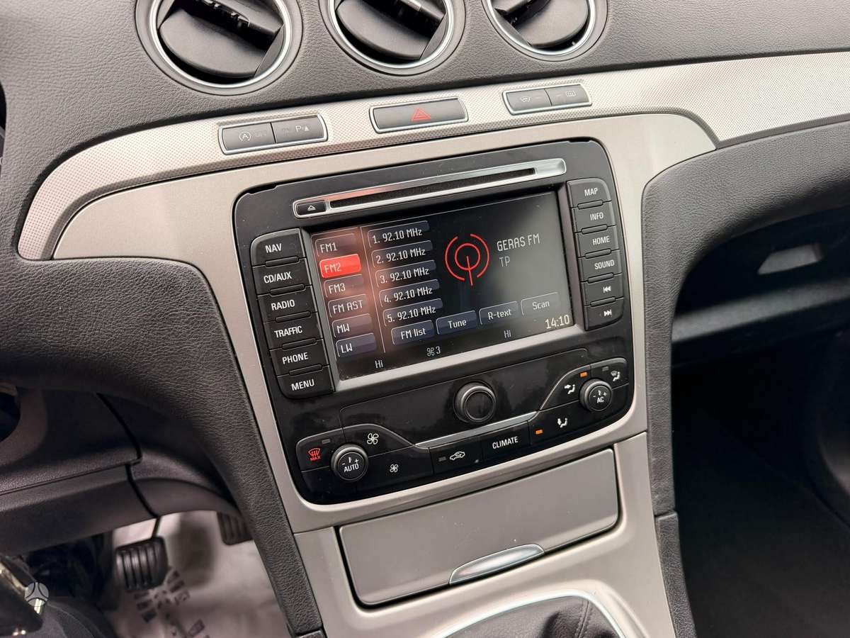 Ford S-MAX 2011 — photo 10