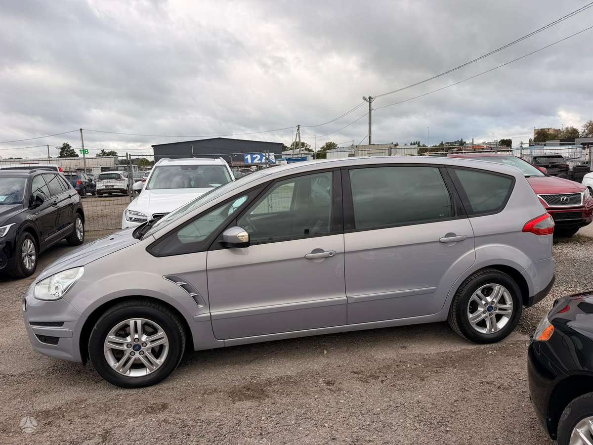 Ford S-MAX 2011 — photo 11