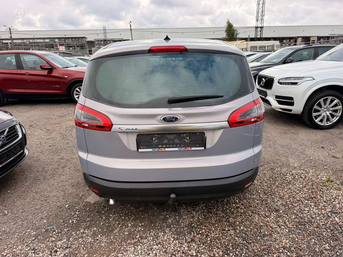Ford S-MAX 2011 — photo 14