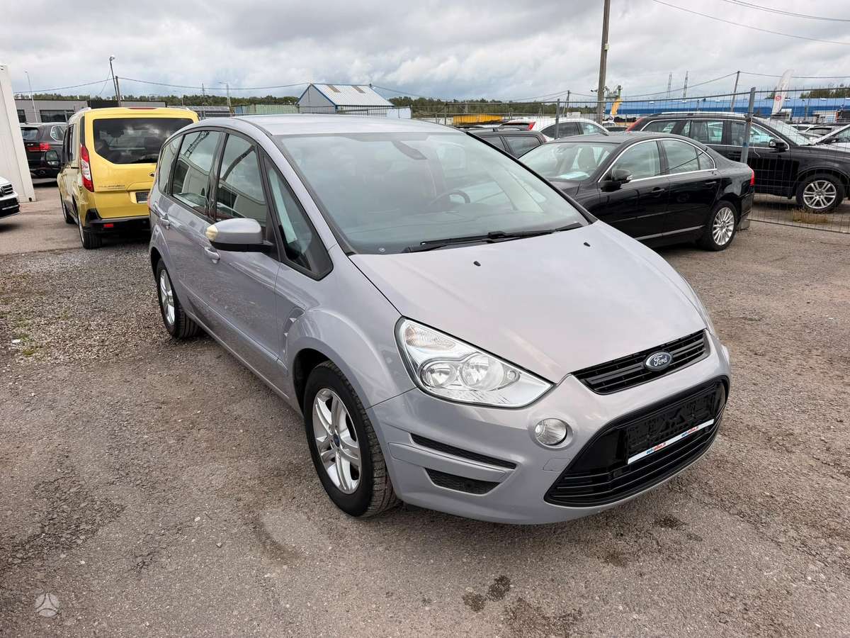 Ford S-MAX 2011 — photo 17