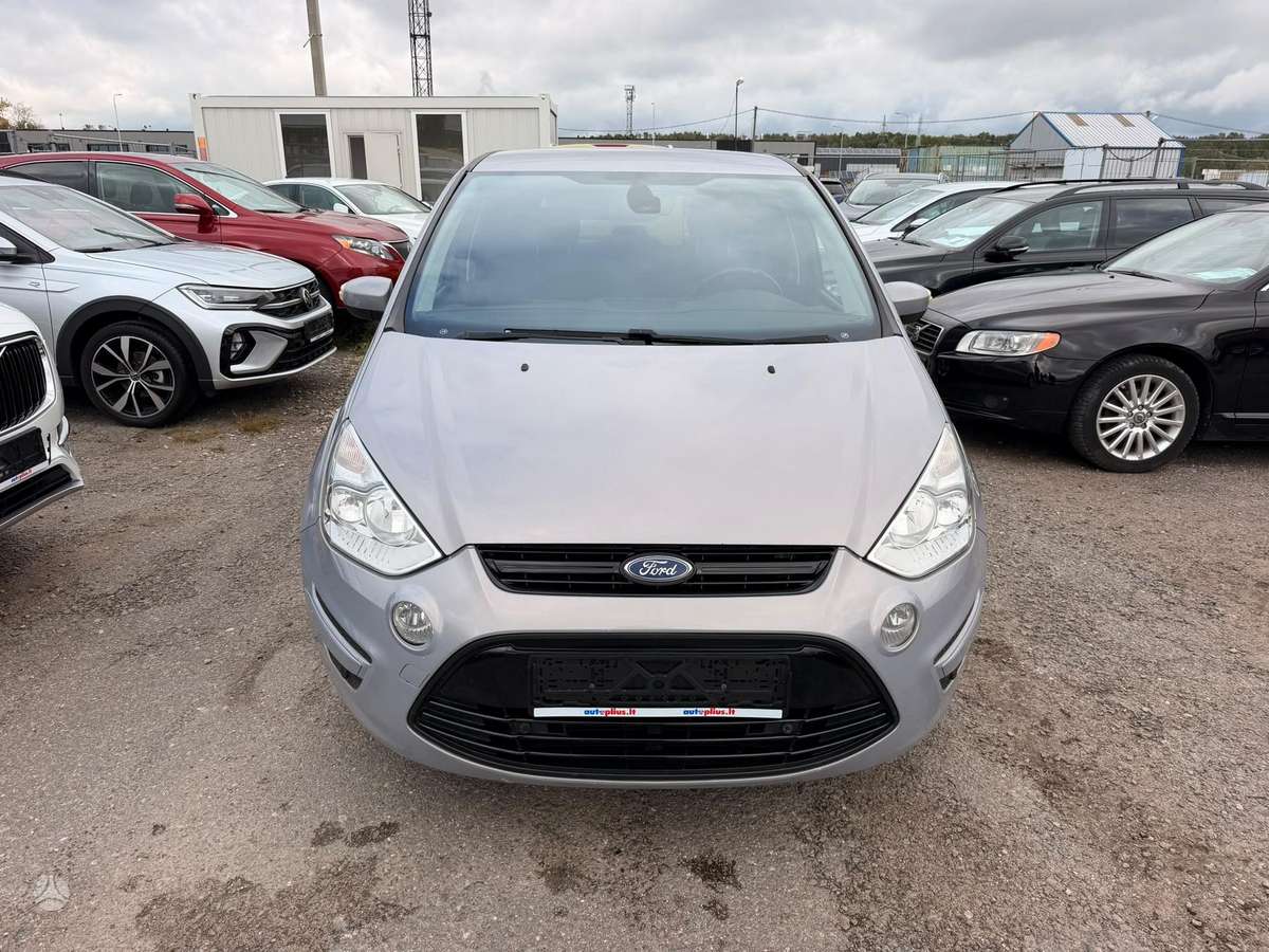 Ford S-MAX 2011 — rear view