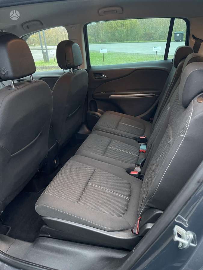 Opel Zafira 2013 — photo 13