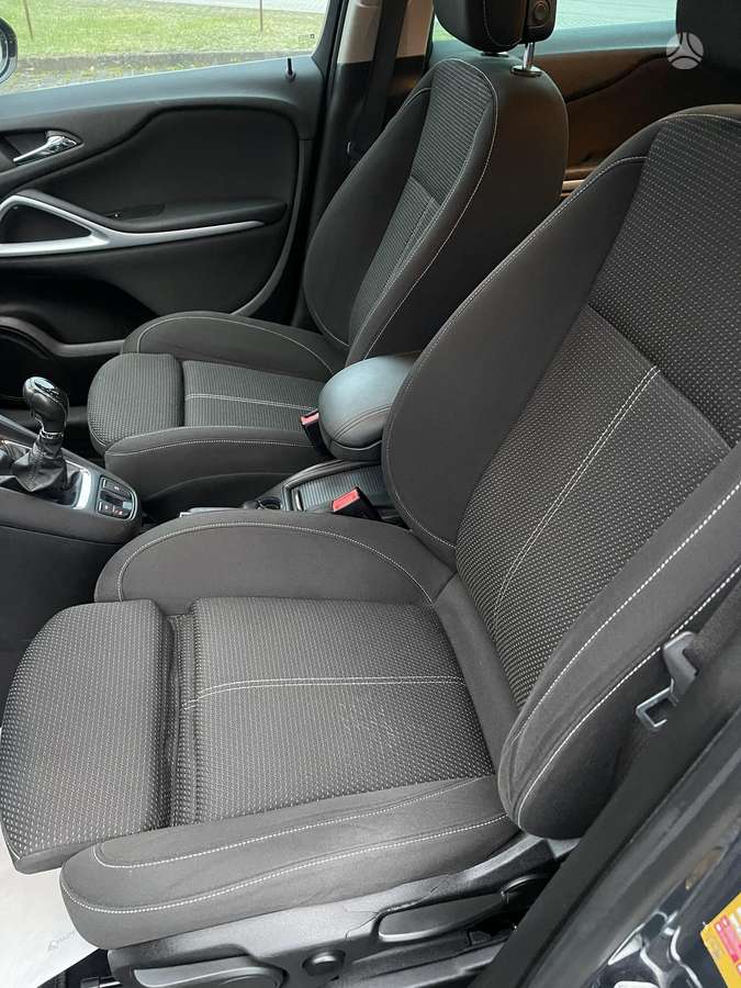 Opel Zafira 2013 — photo 14