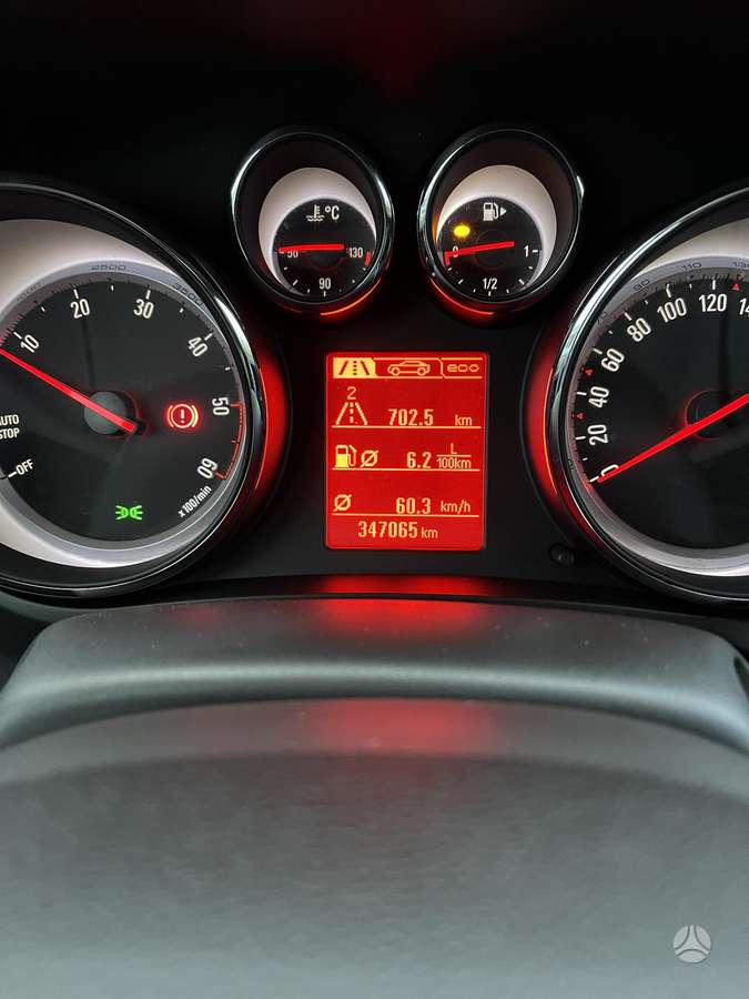 Opel Zafira 2013 — photo 17