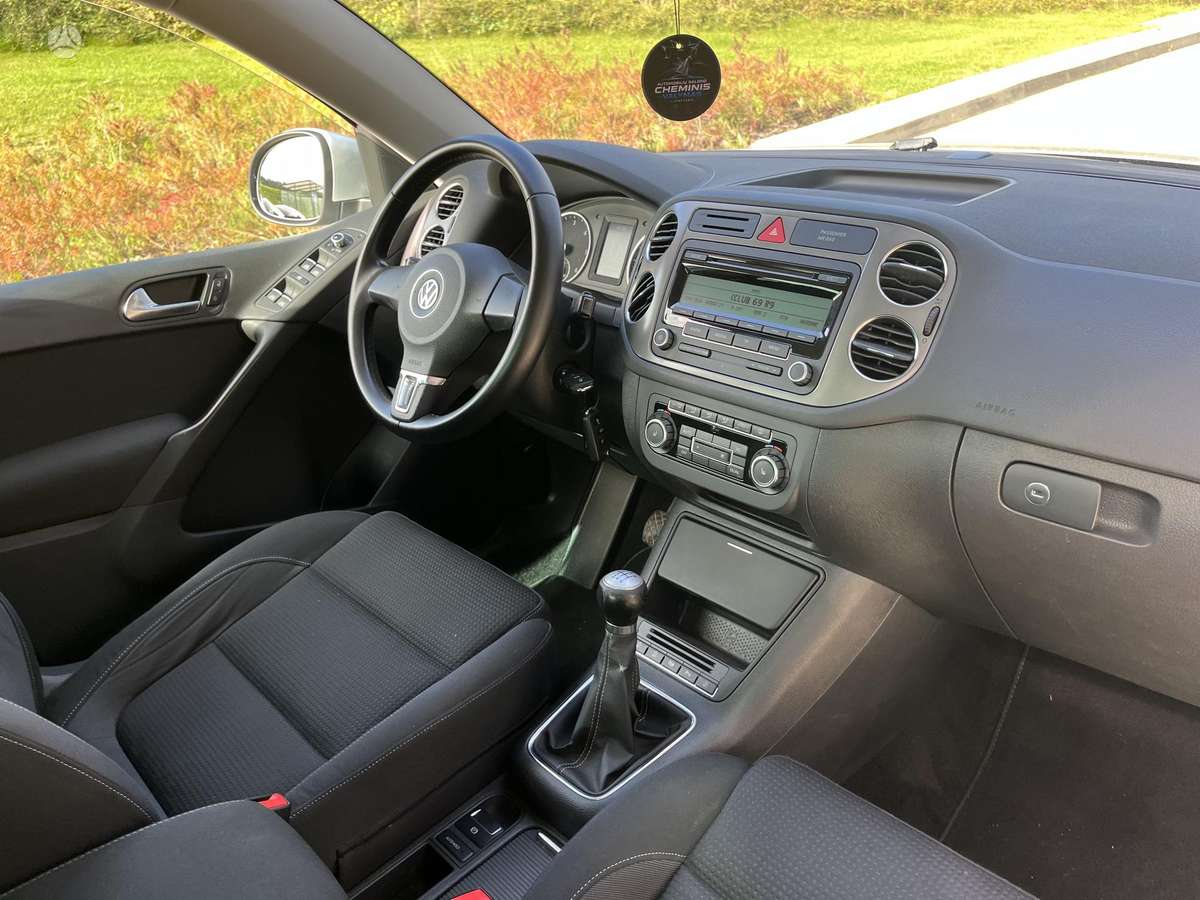 Volkswagen Tiguan 2010 — photo 10