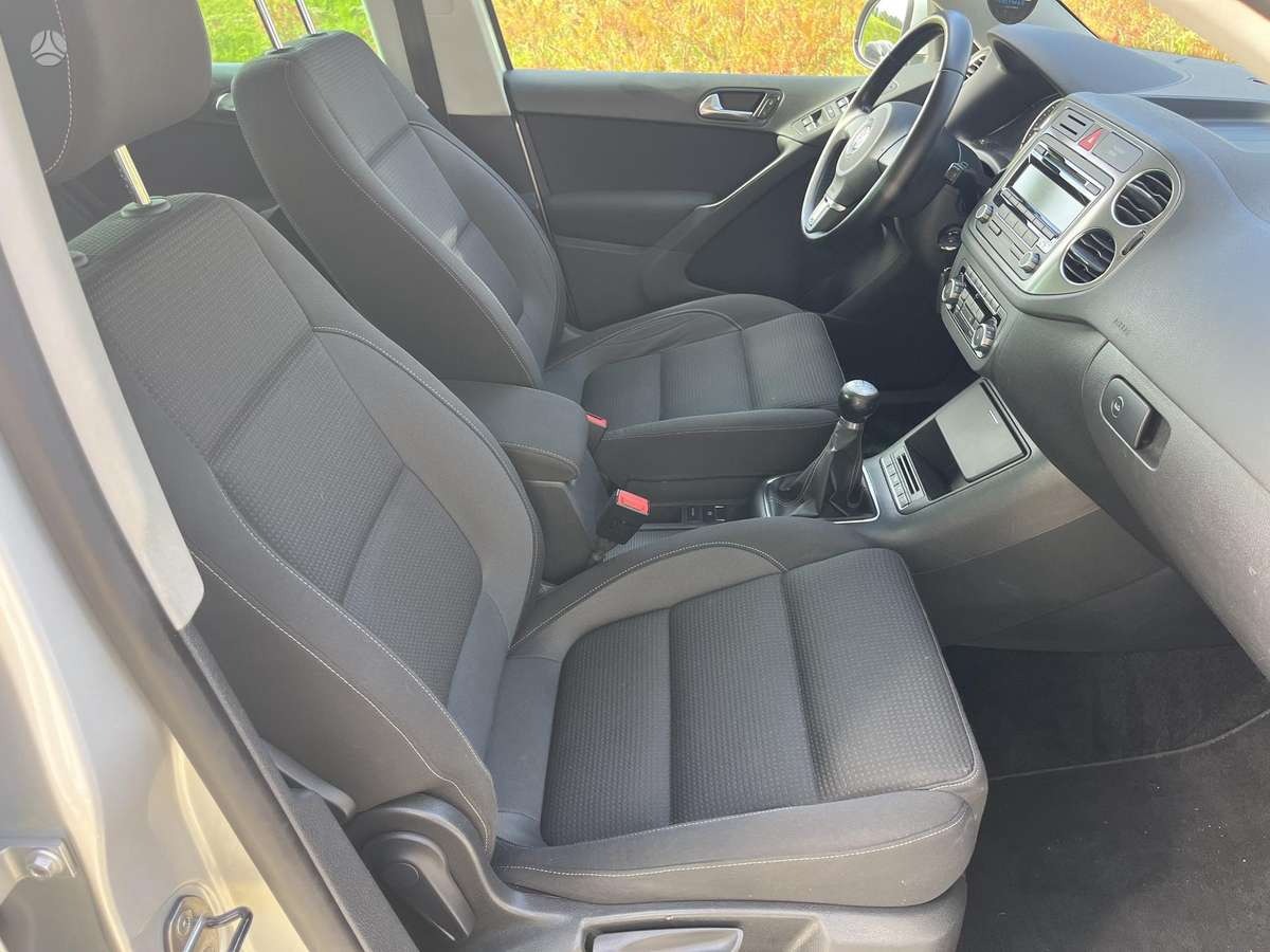 Volkswagen Tiguan 2010 — photo 11