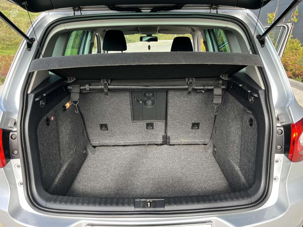 Volkswagen Tiguan 2010 — photo 19