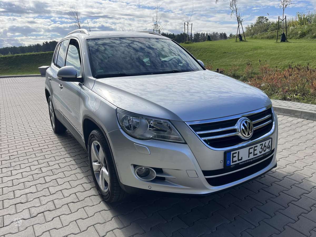 Volkswagen Tiguan 2010 — photo 8
