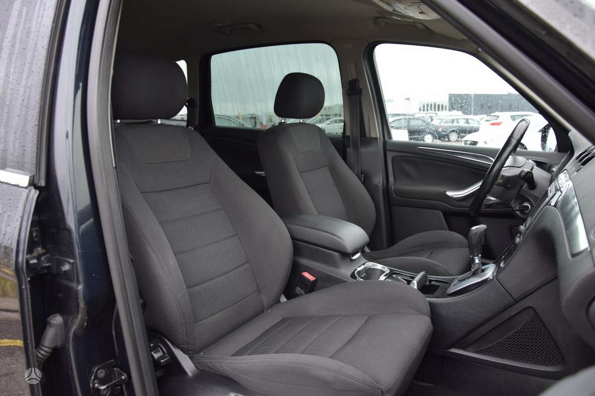 Ford S-MAX 2012 — photo 17