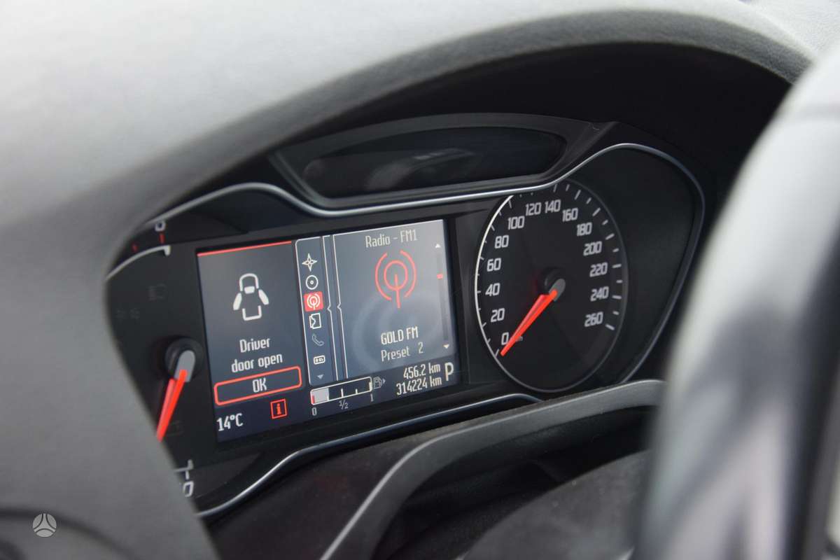Ford S-MAX 2012 — photo 23