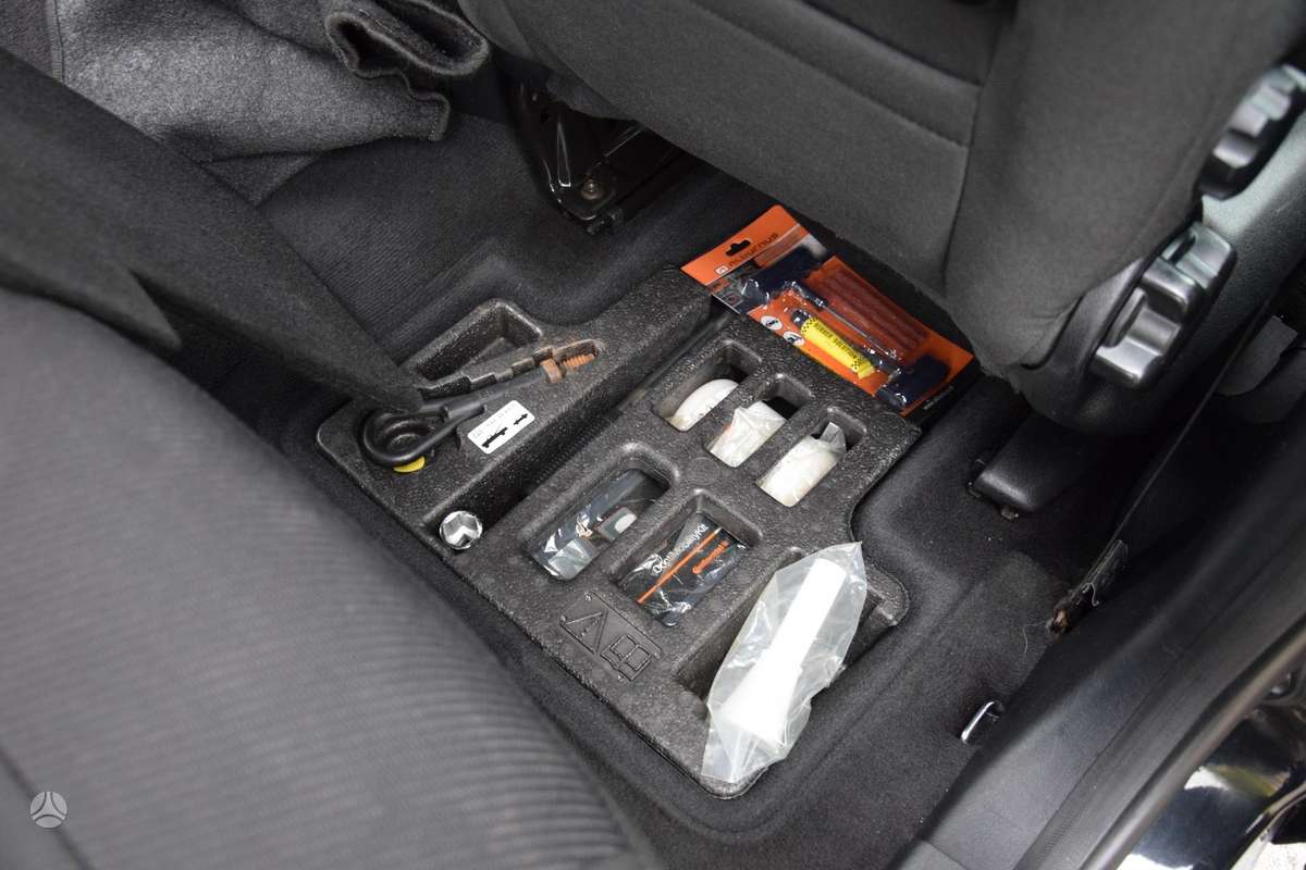 Ford S-MAX 2012 — photo 27