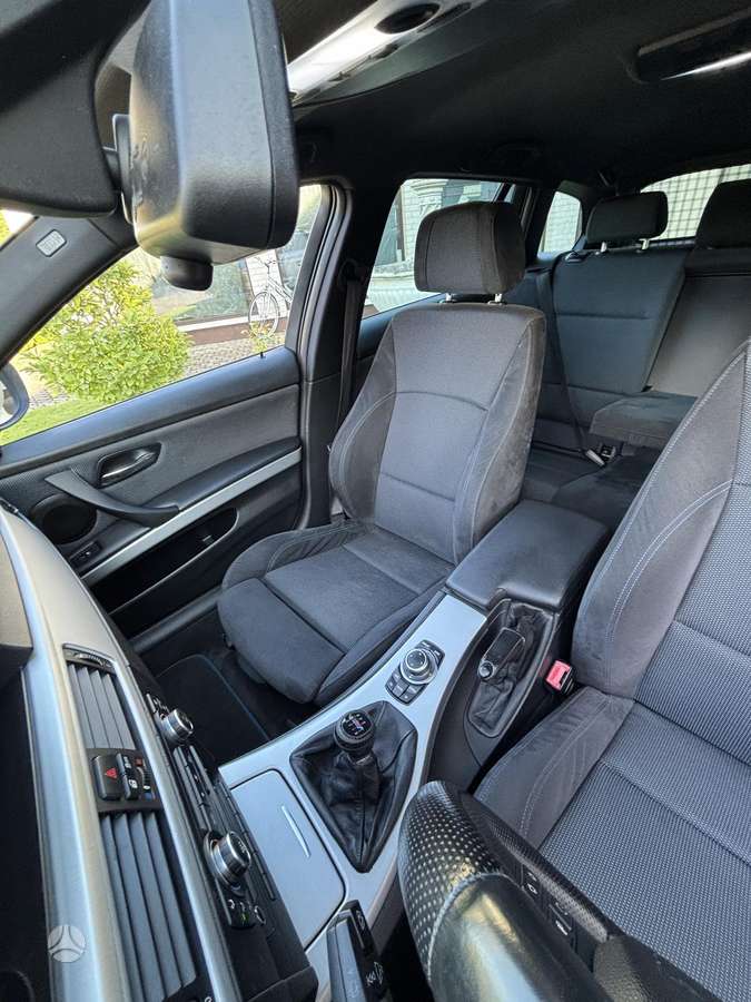 BMW 320 2011 — photo 20