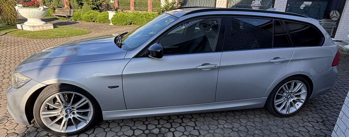 BMW 320 2011 — photo 6
