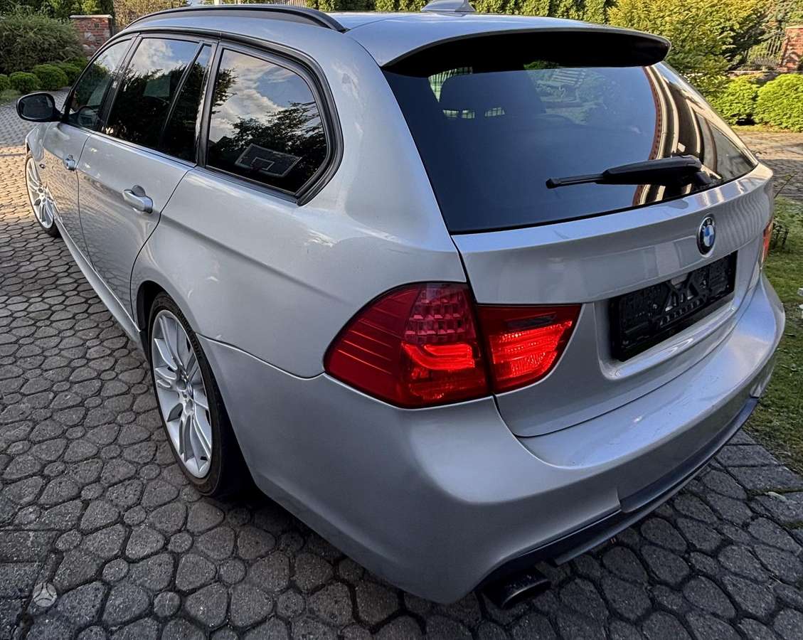 BMW 320 2011 — photo 7