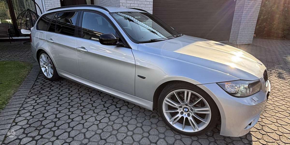 BMW 320 2011 — photo 8
