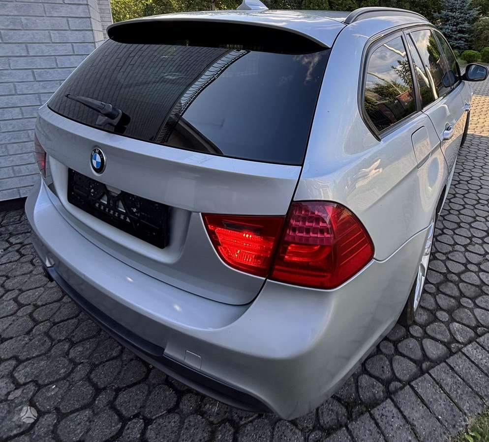 BMW 320 2011 — photo 9