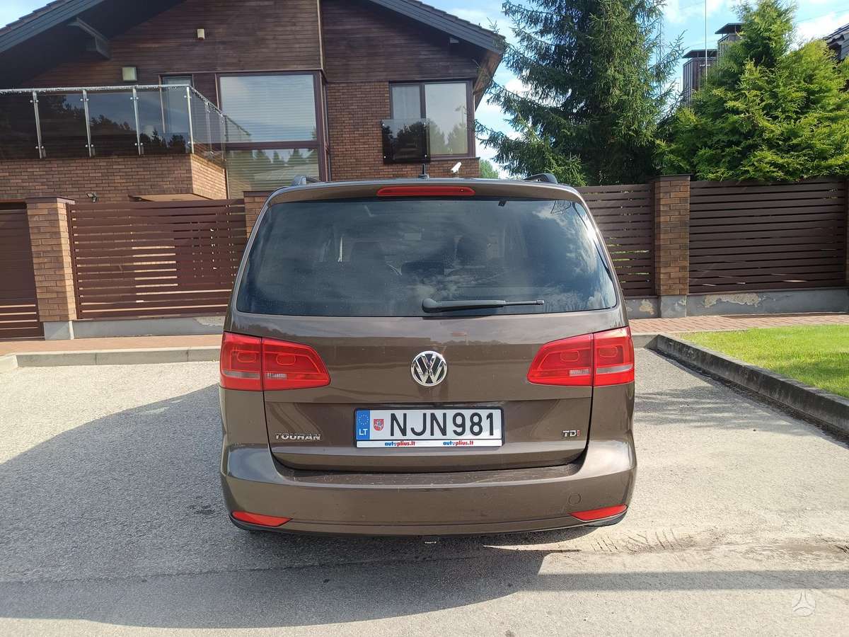 Volkswagen Touran 2011 — photo 6