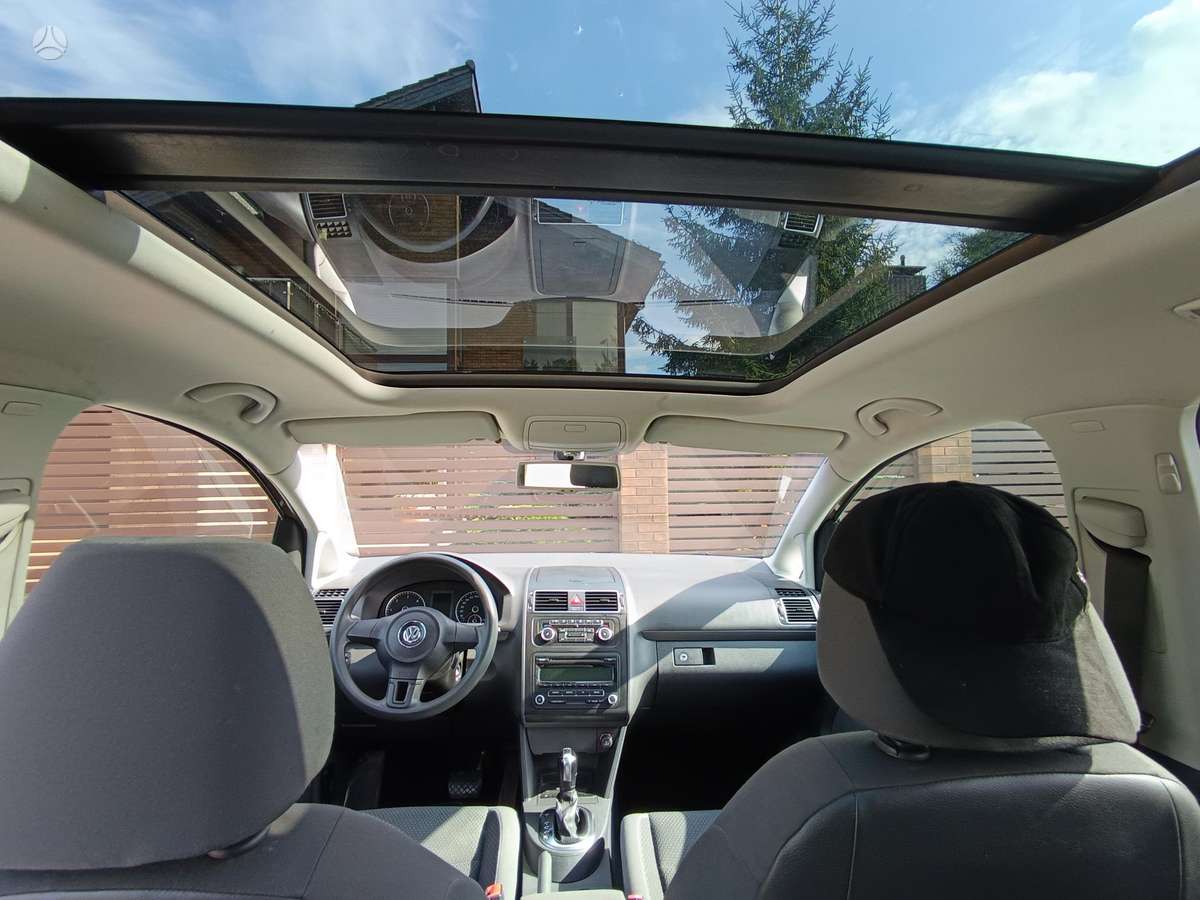Volkswagen Touran 2011 — photo 9