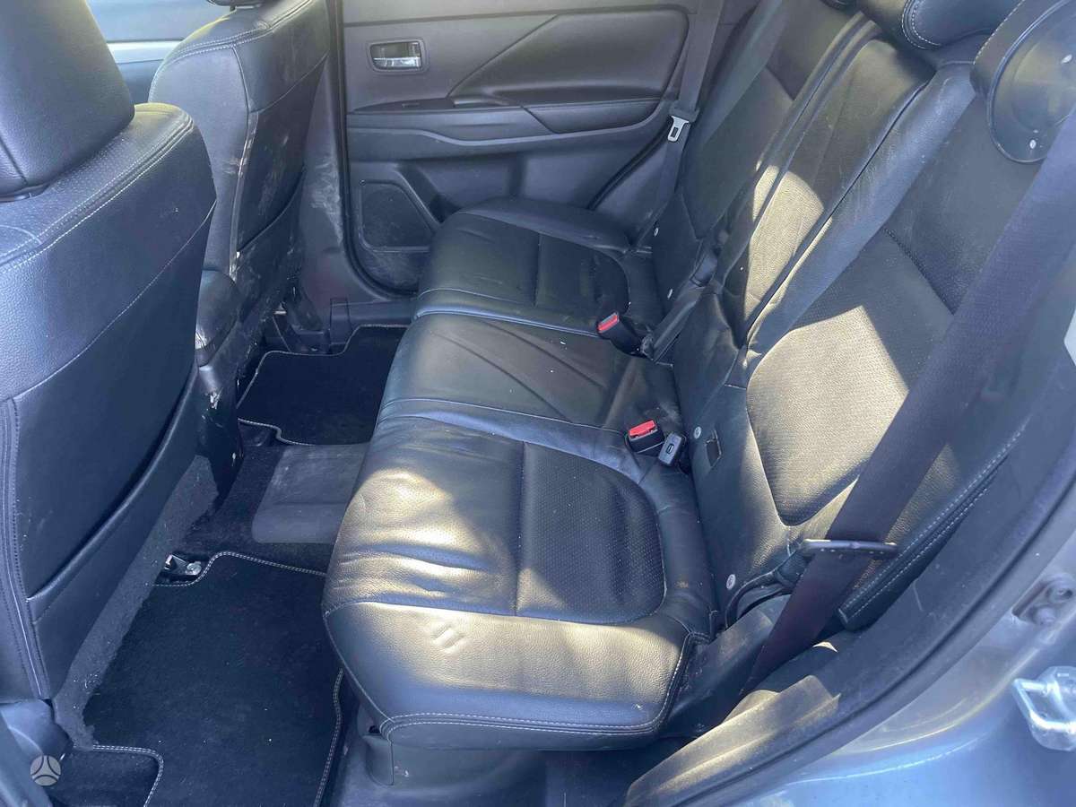 Mitsubishi Outlander 2013 — photo 9