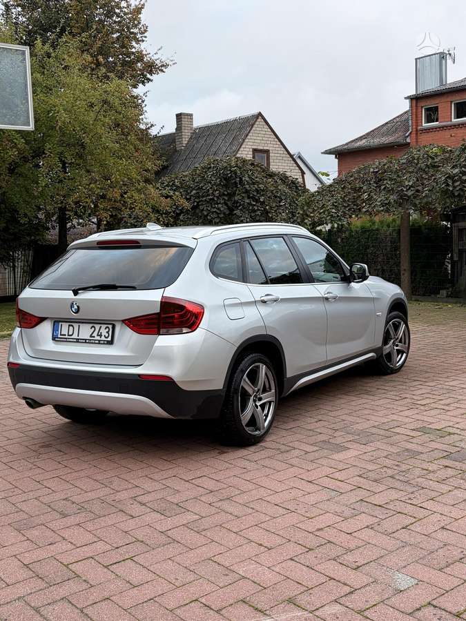 BMW X1 2010 — фото 5