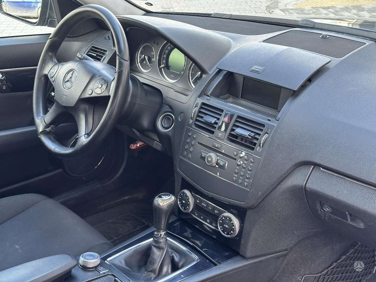 Mercedes-Benz C200 2008 — photo 12