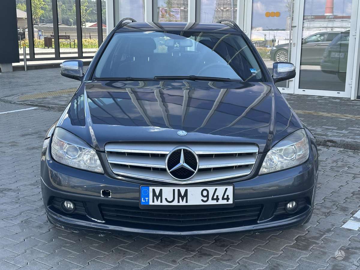 Mercedes-Benz C200 2008 — rear view