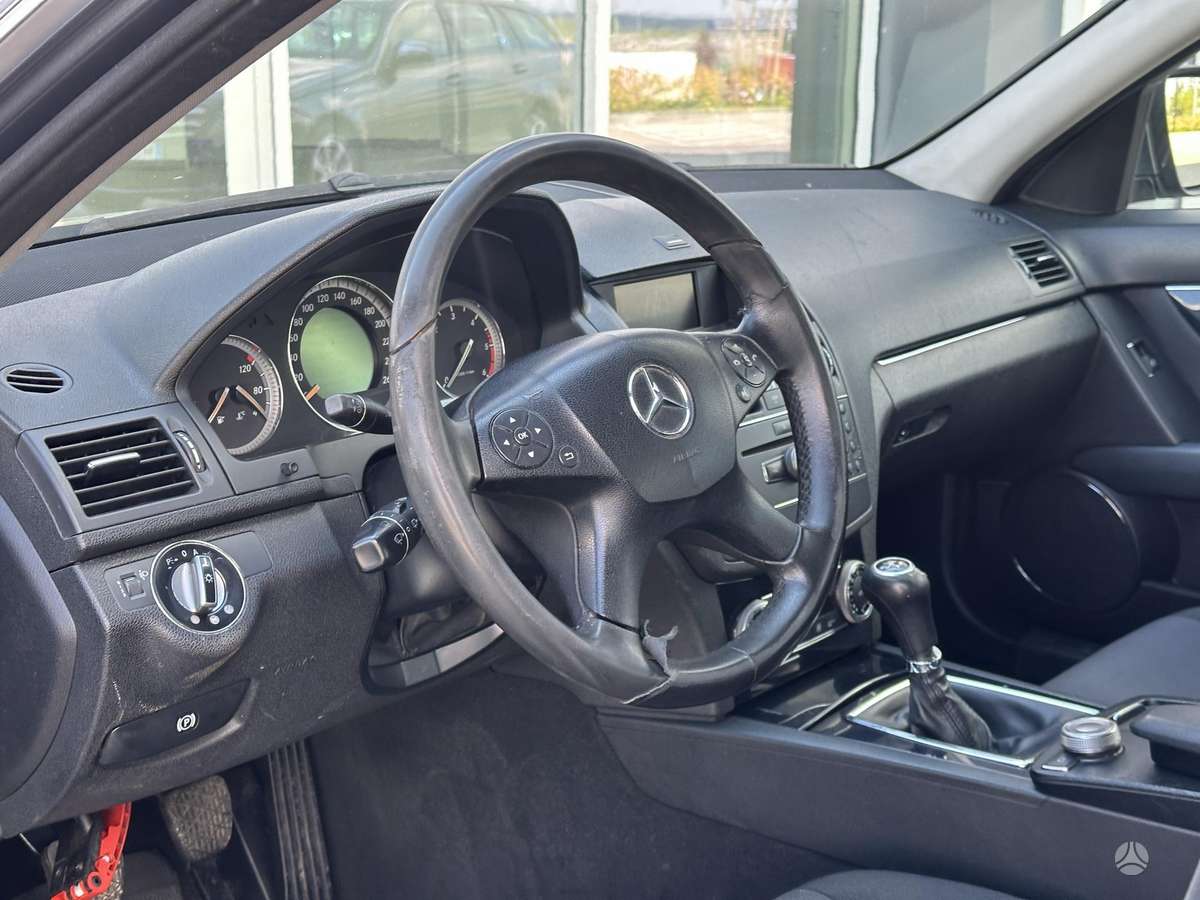 Mercedes-Benz C200 2008 — photo 7