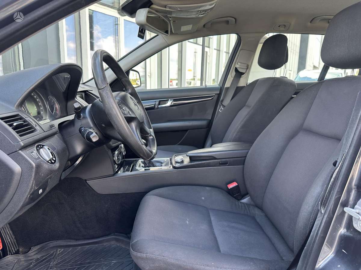 Mercedes-Benz C200 2008 — photo 8