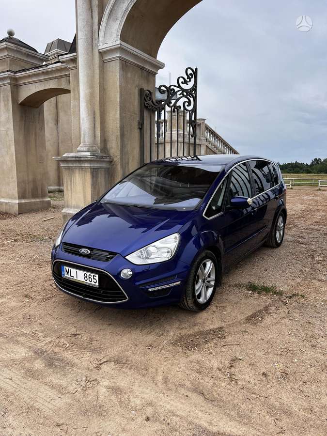Ford S-MAX 2015 — вигляд ззаду