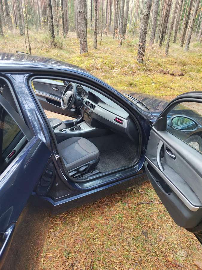 BMW 320 2008 — photo 10