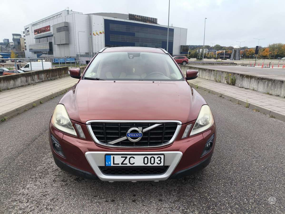 Volvo XC60 2010 — вигляд ззаду