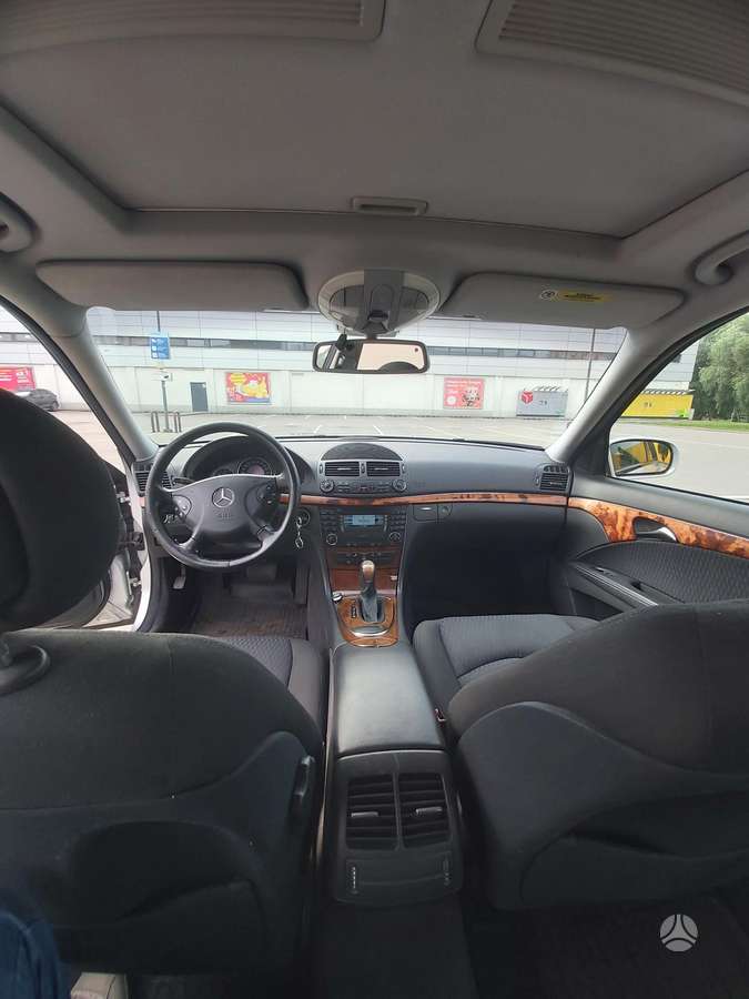 Mercedes-Benz E220 2004 — двигун 2148 cm³, 150 HP (110kW)