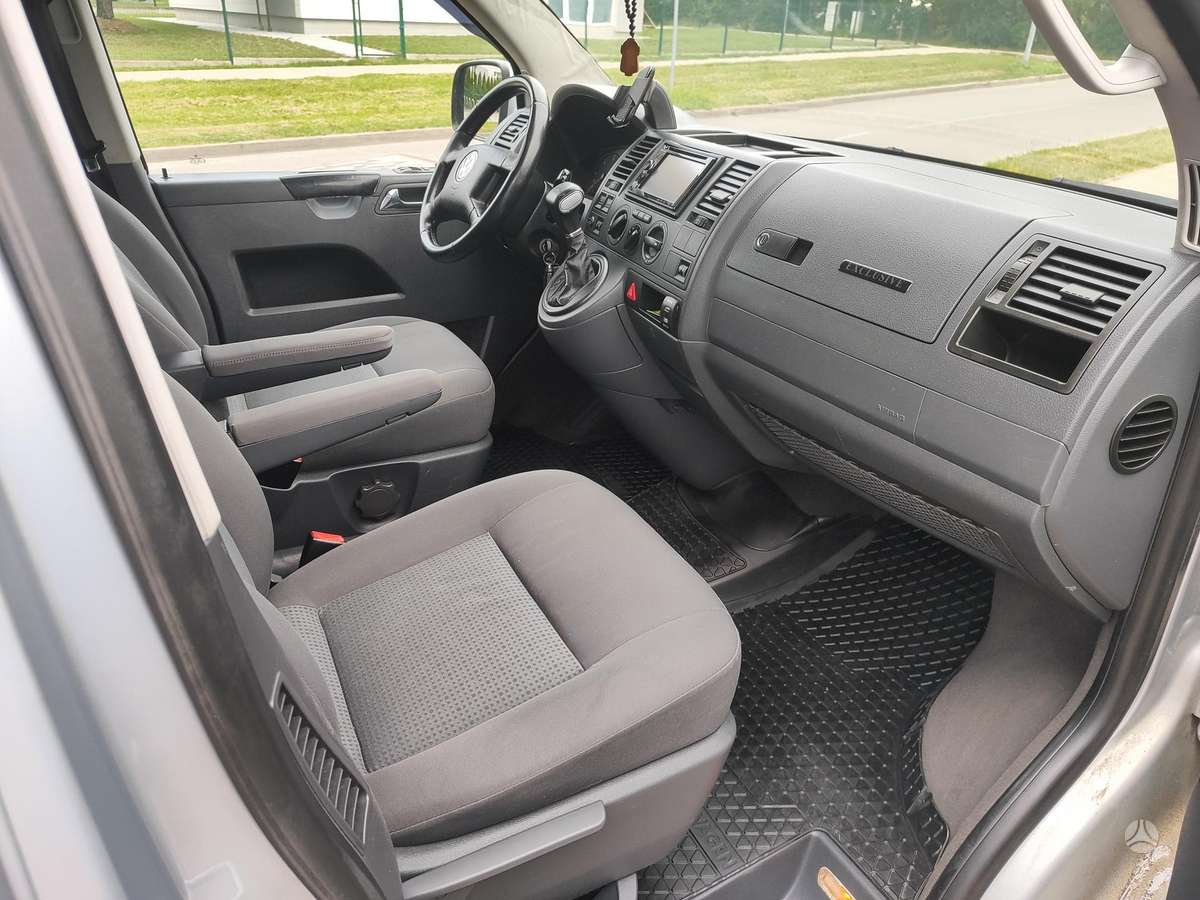 Volkswagen Caravelle 2006 — photo 10