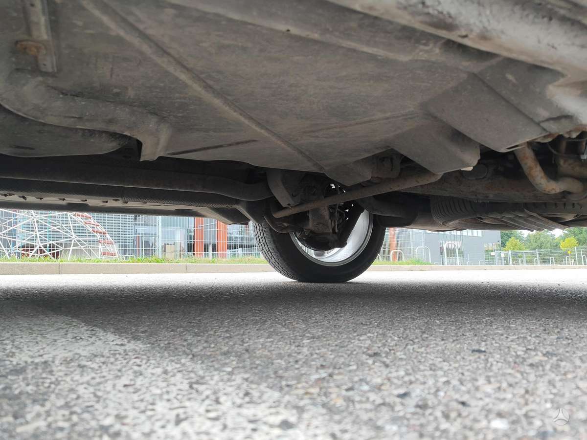 Volkswagen Caravelle 2006 — photo 18