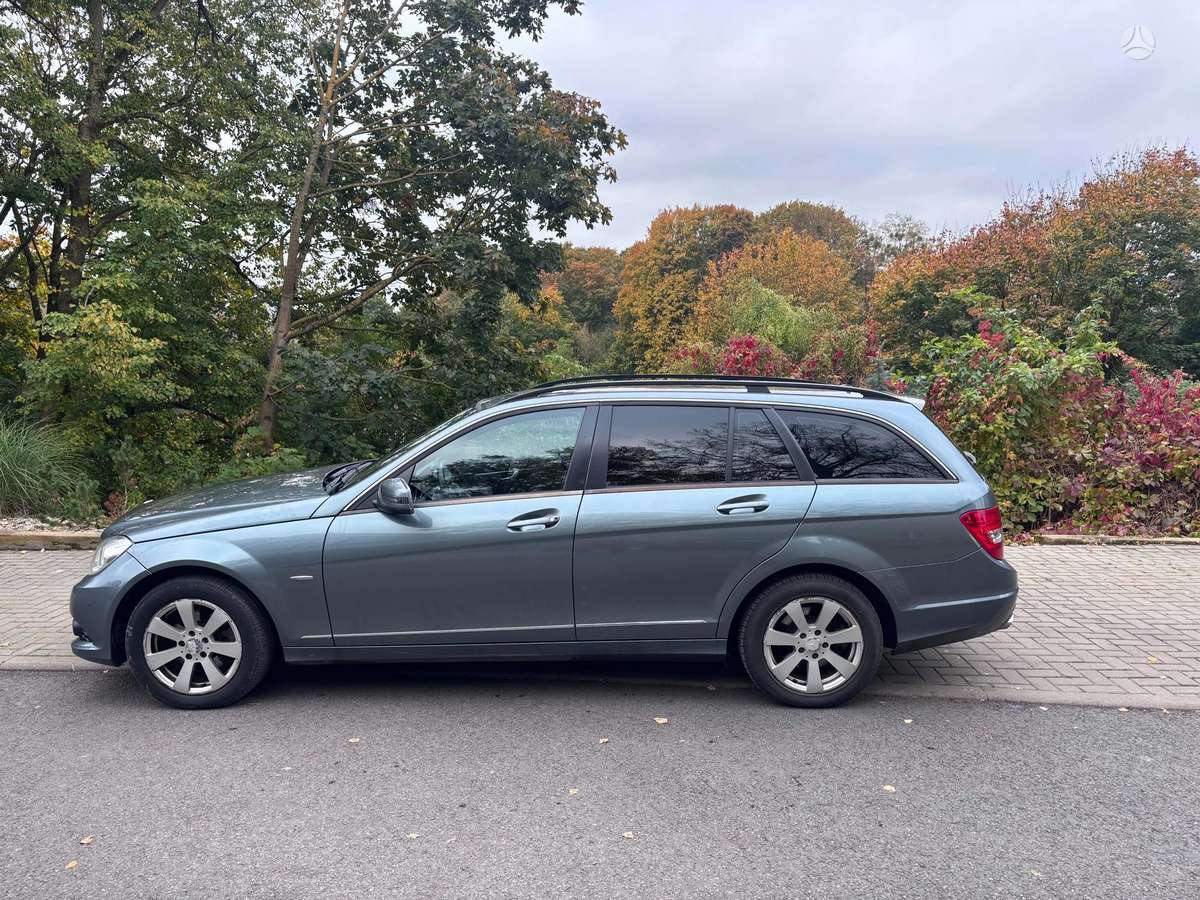 Mercedes-Benz C220 2011 — двигун 2143 cm³, 170 HP (125kW)