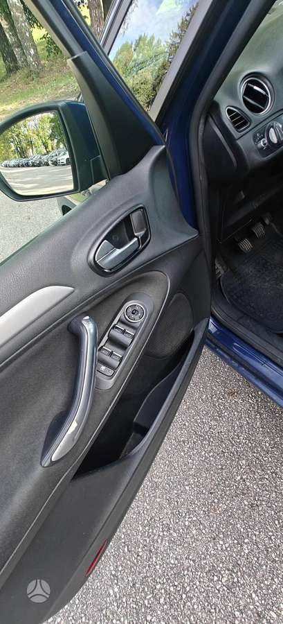 Ford Galaxy 2010 — photo 14