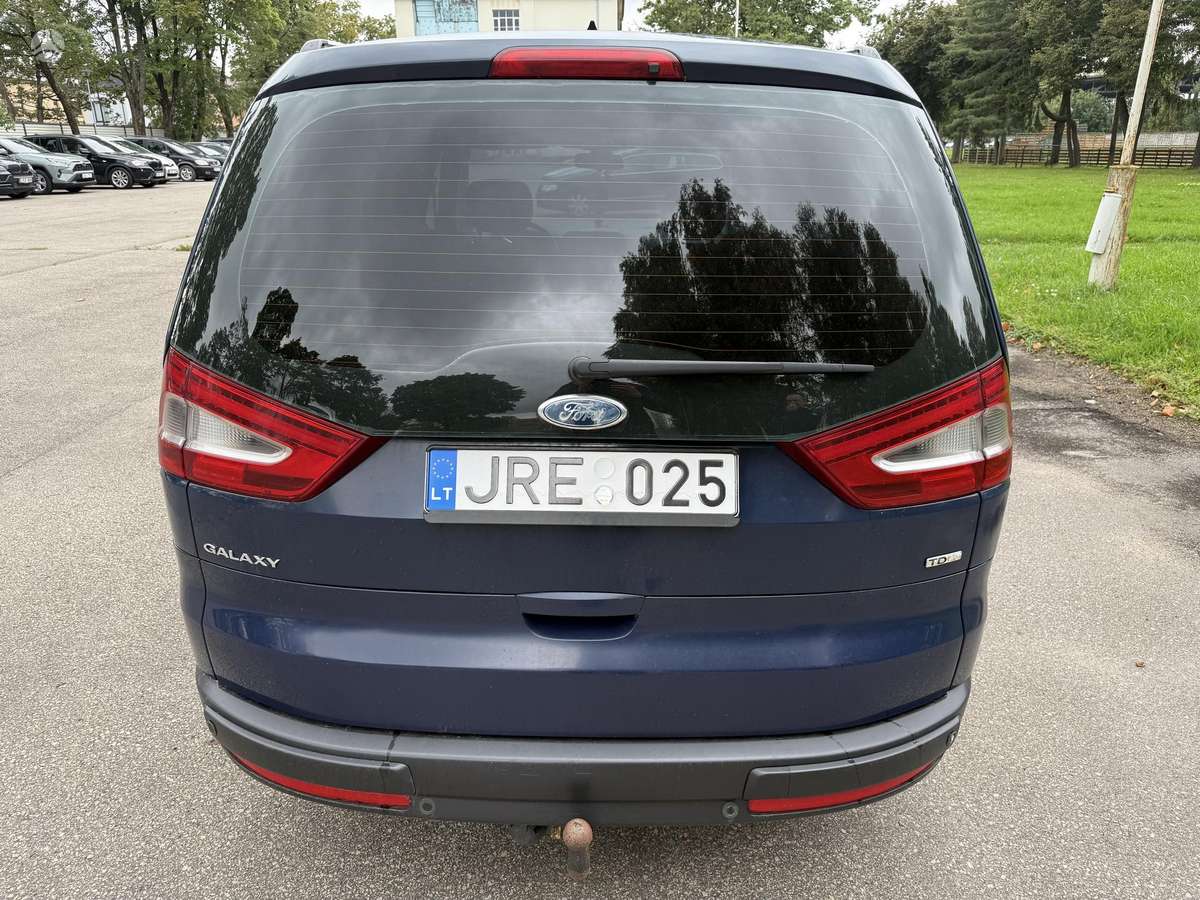 Ford Galaxy 2010 — photo 5