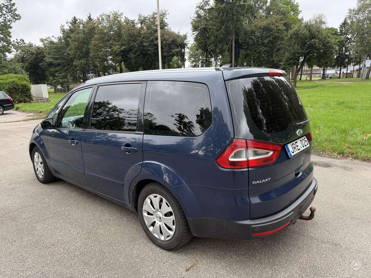 Ford Galaxy 2010 — photo 6