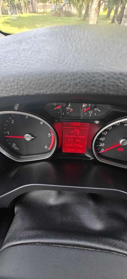 Ford Galaxy 2010 — photo 9