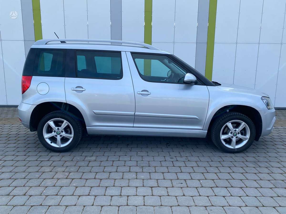 Skoda Yeti 2014 — вигляд ззаду